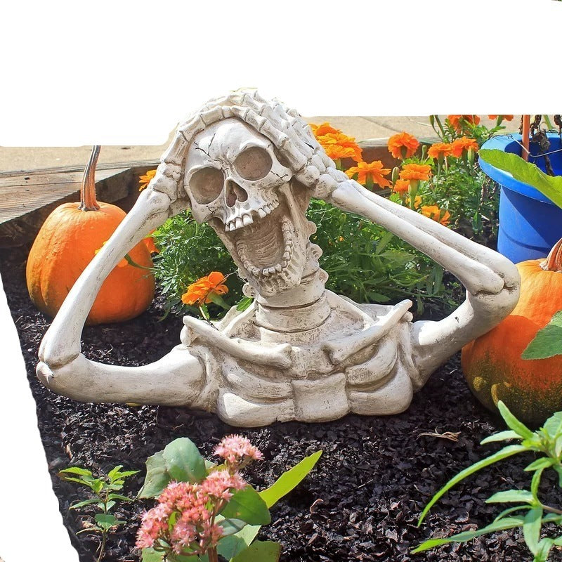 Screaming Specter Skull Garden Pendant